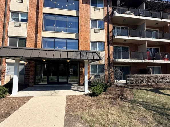 2230 S Goebbert Rd APT 139, Arlington Heights, IL 60005