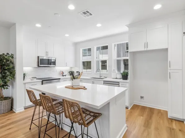 2639 Allium Way, Carlsbad, CA 92008