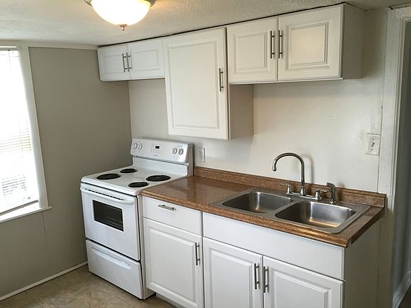 5th image of 430 E Trinity Ln #B