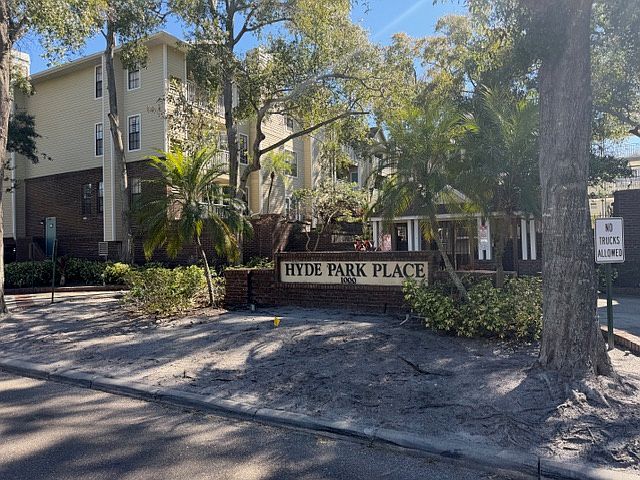 1st image of 1000 W Horatio St APT 201