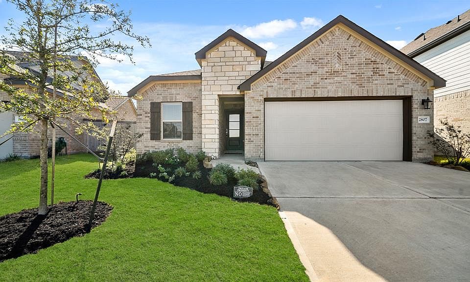 1st image of 2807 Chestnut Oak Cir