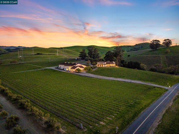633 Kalthoff Cmn, Livermore, CA 94550