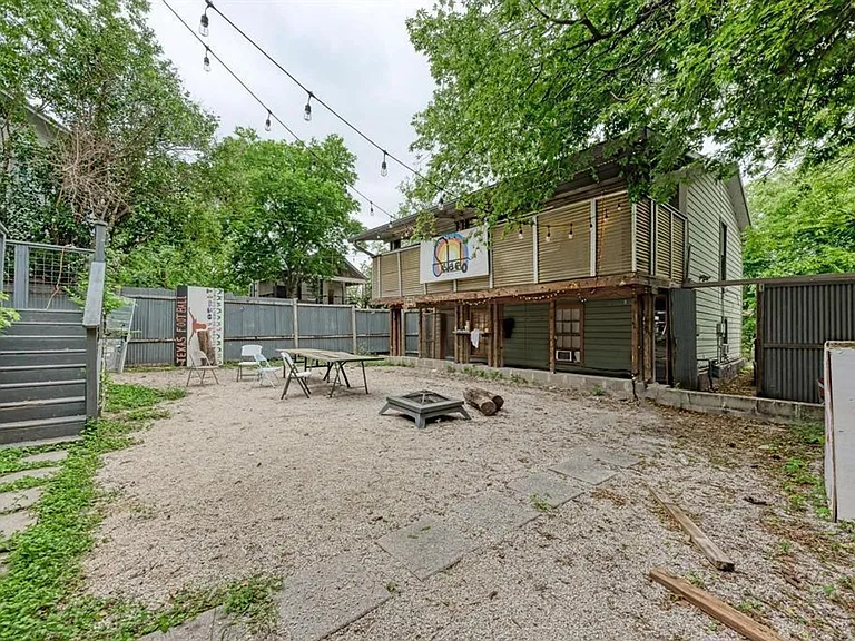 2834 Salado St — Photo 39
