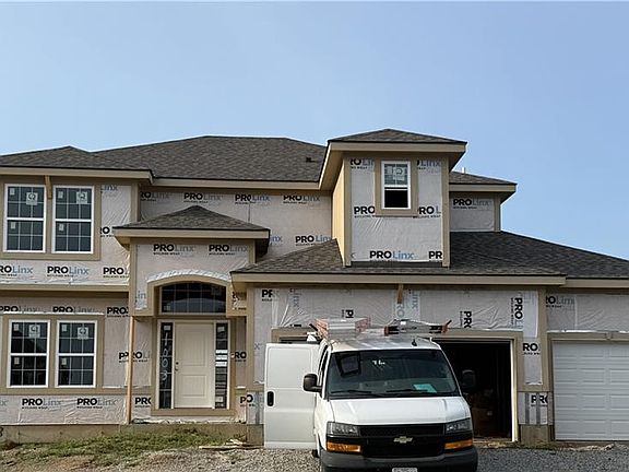 2nd image of 1003 Poplar Ln
