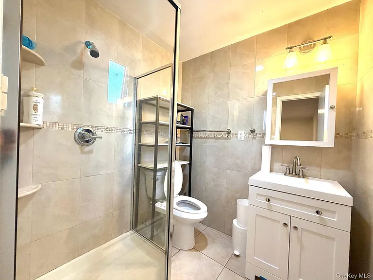 906 Park Ct — Photo 7
