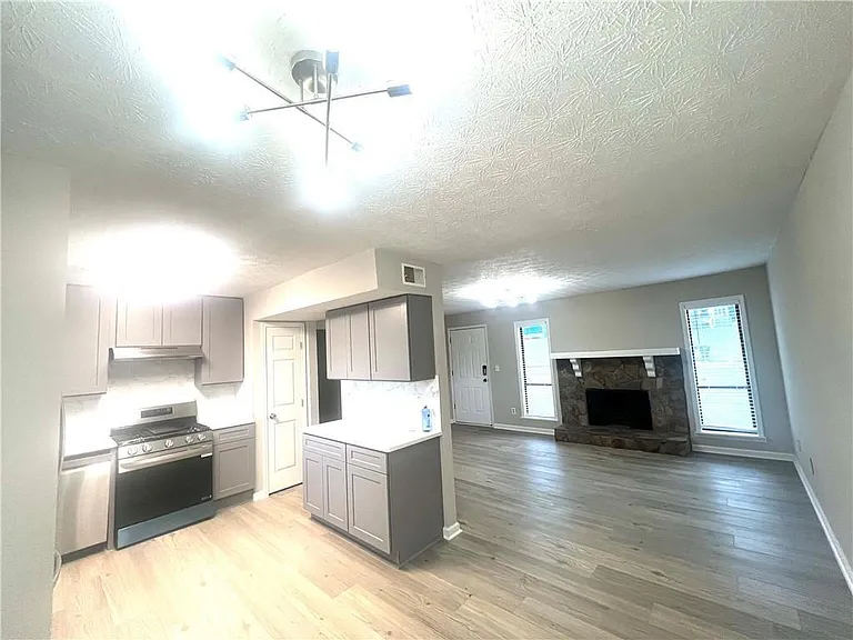 3320 Timbercreek Dr — Photo 5