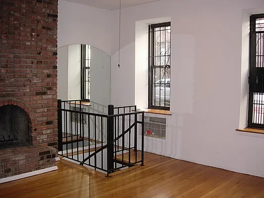 Rented by United Realty Equities | media 2