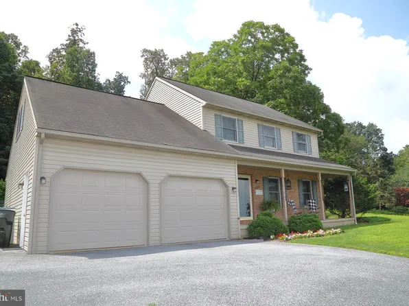 1282 Edgewood Dr, East Earl, PA 17519