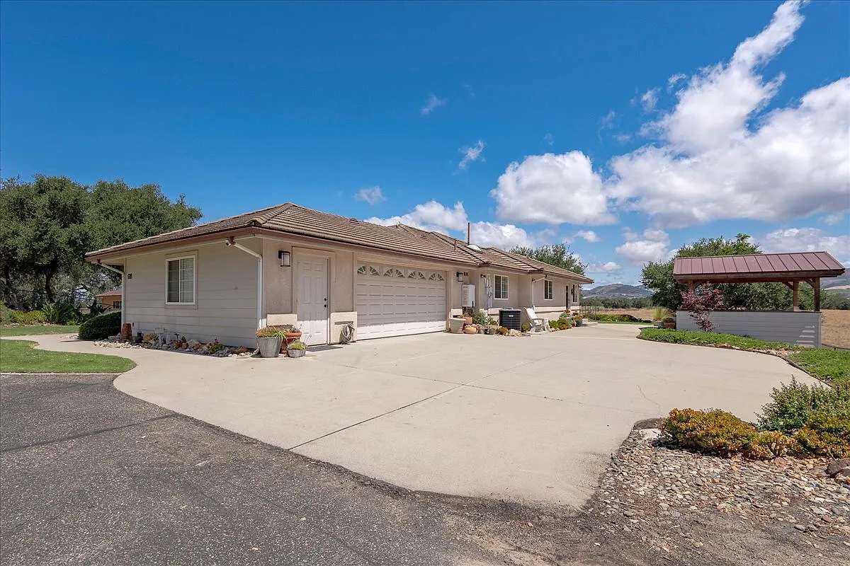 3 bed, 3.0 bath, 2653 sqft, $7,000 — Photo 4