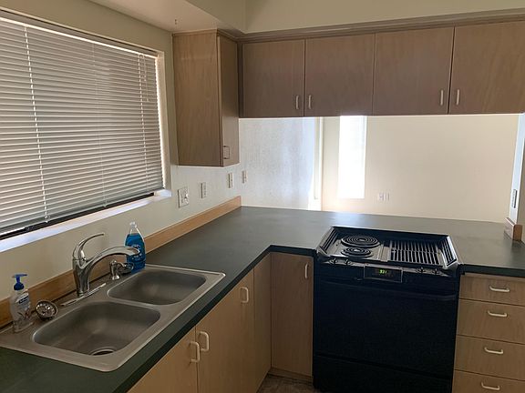 4th image of 14015 8th Avenue Ct S