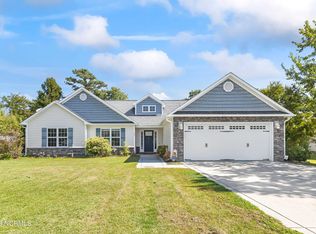 105 Hawksbill Dr, Sneads Ferry, NC 28460