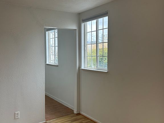 5th image of 428 Santa Barbara Ave APT 4