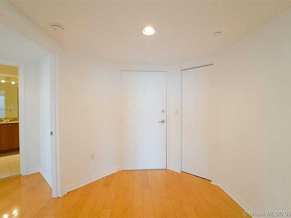 4th image of 1330 West Ave APT 3101