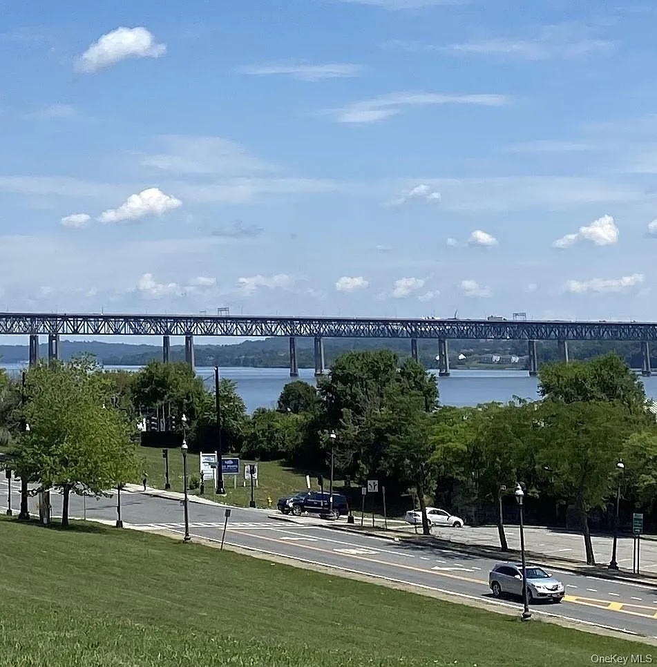 1 bed, 1.0 bath, 2385 sqft, $1,650 — Photo 4
