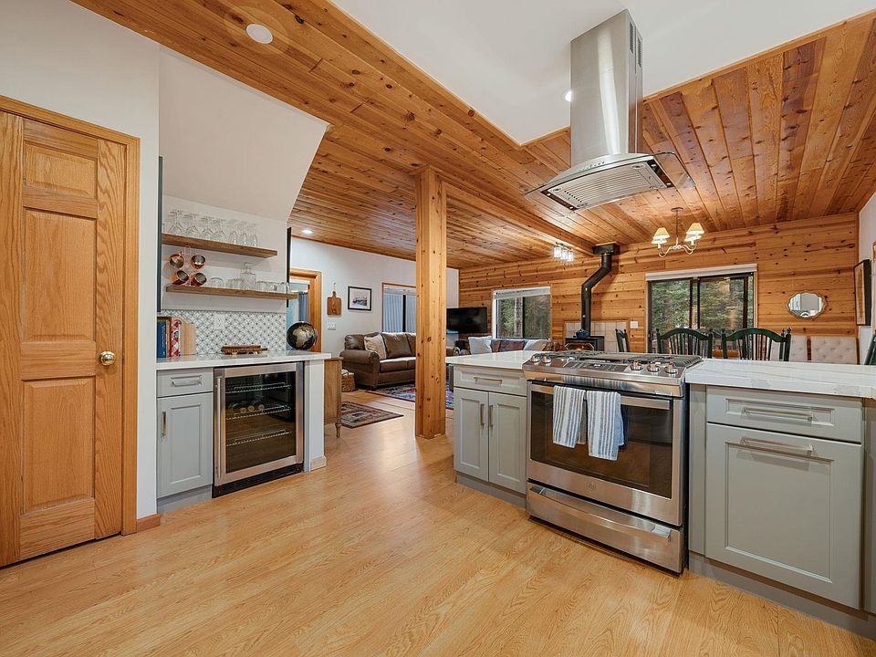 1st image of 15766 Northwoods Blvd