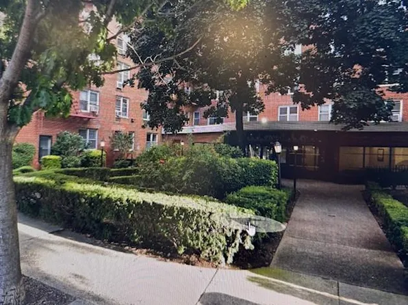 63-11 Queens Boulevard #2D, Woodside, NY 11377