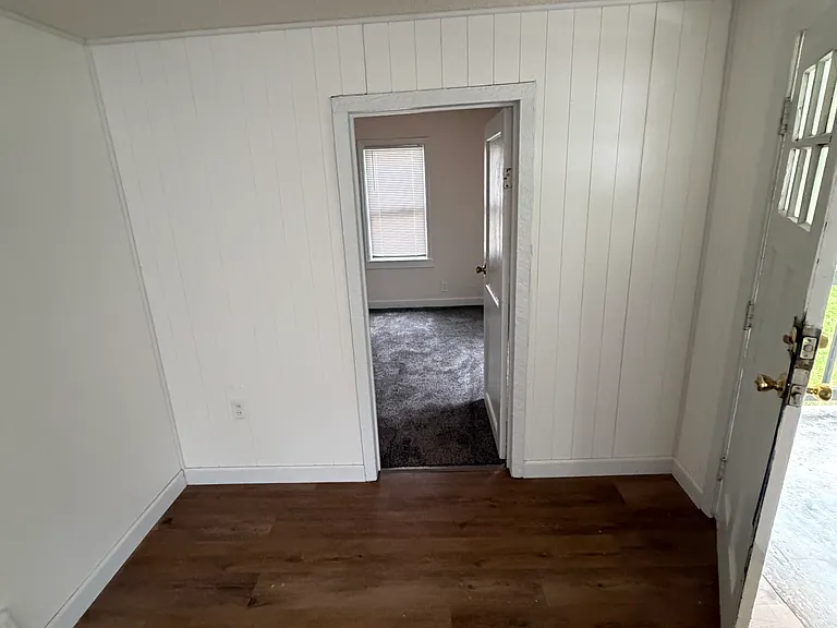 7547 Rowles Ave — Photo 2