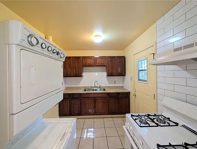 1 bed, 1.0 bath, 588 sqft, $1,200 — Photo 4