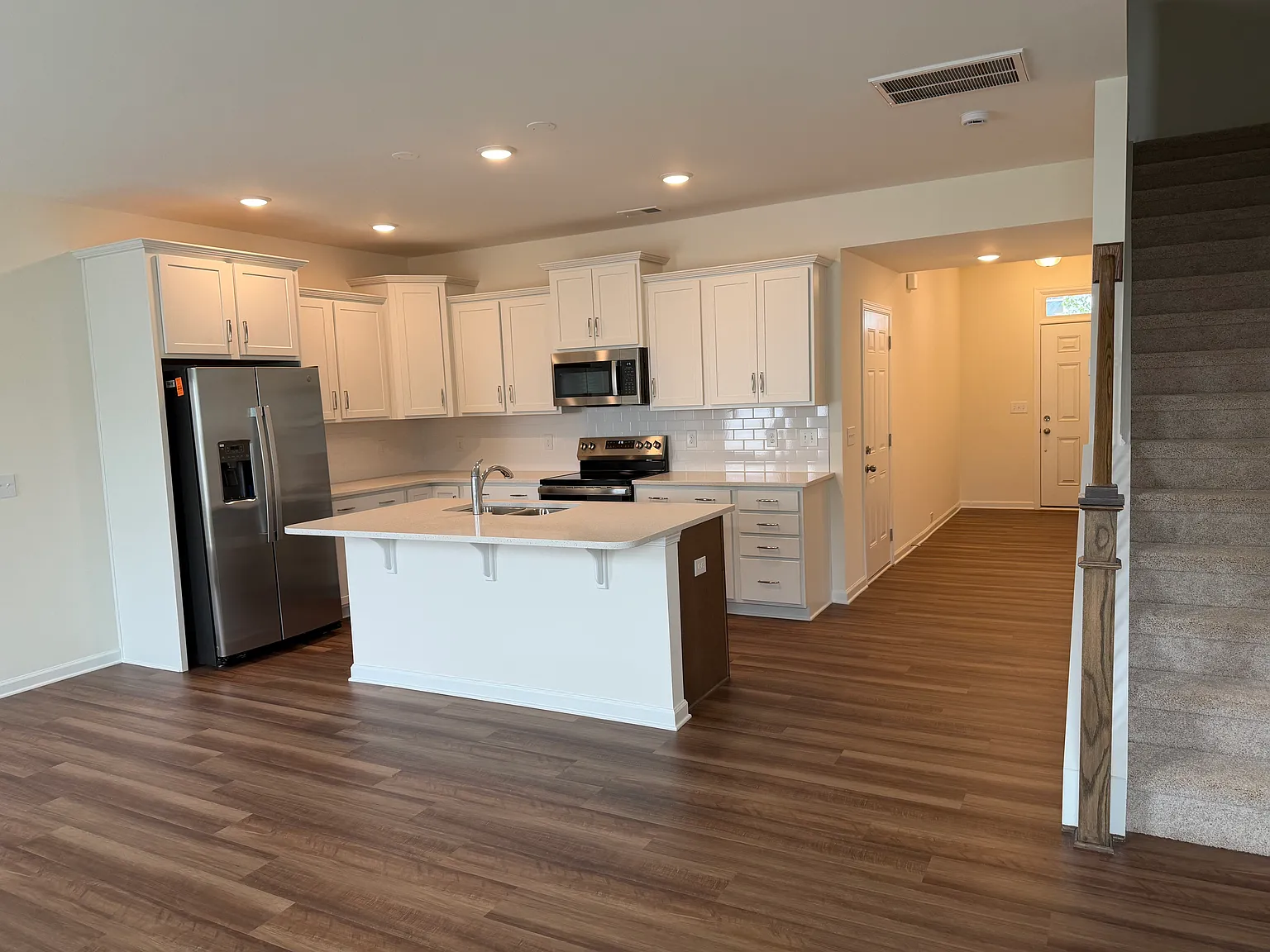 3 bed, 2.5 bath, $2,000 — Photo 3