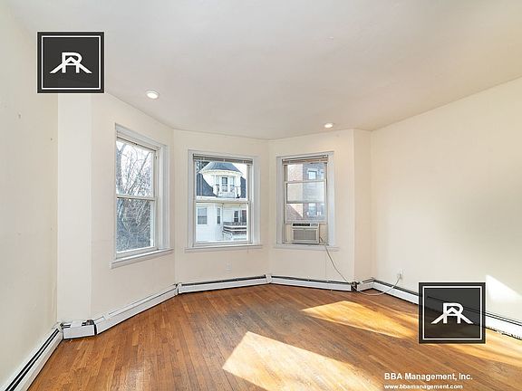 3rd image of 27 Chester St #4RM