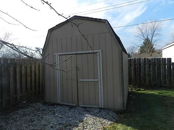 3rd image of 4422 N County Road 1025 E