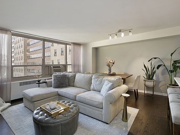 3rd image of 3950 N Lake Shore Dr APT 417