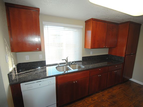 2nd image of 58 Desert Wood Ct