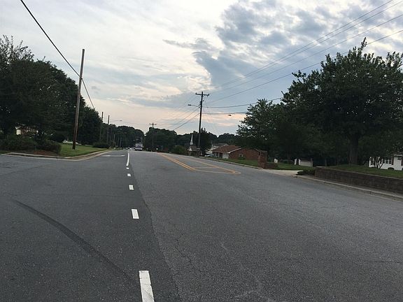5th image of 3336 Kernersville Rd