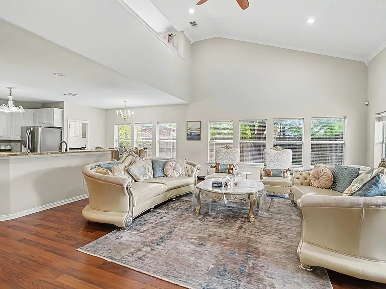 8660 Lariat Cir — Photo 34