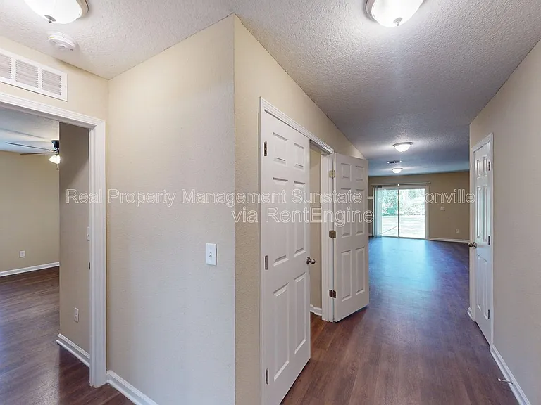 711 Cahoon Rd N — Photo 10