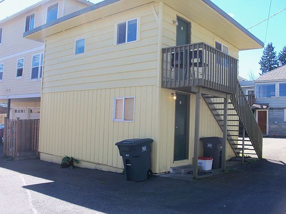 2nd image of 3621 Lombard Ave APT 1