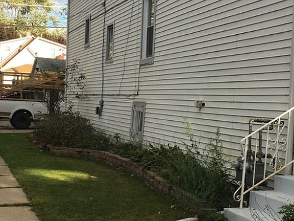 3rd image of 1019 N 8th Ave
