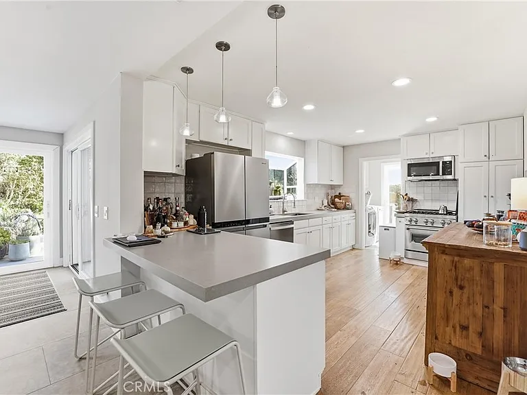 3078 Zell Dr — Photo 17