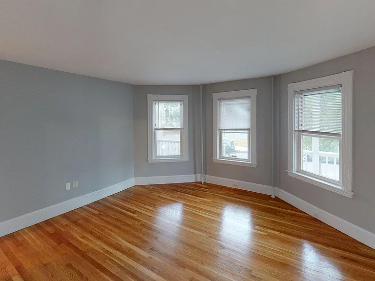 346 Chelsea St #2 — Photo 2