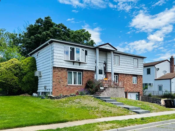 23 3rd Avenue, Farmingdale, NY 11735