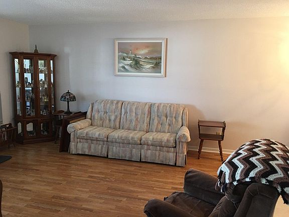 5th image of 13940 Anona Heights Dr APT 41