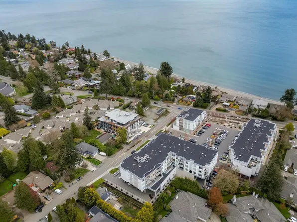 5120 Cordova Bay Rd #301, Saanich, BC V8Y 2K5