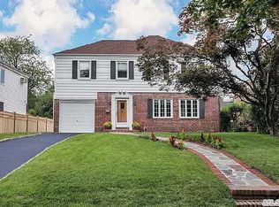 125 Garden St, Garden City, NY 11530