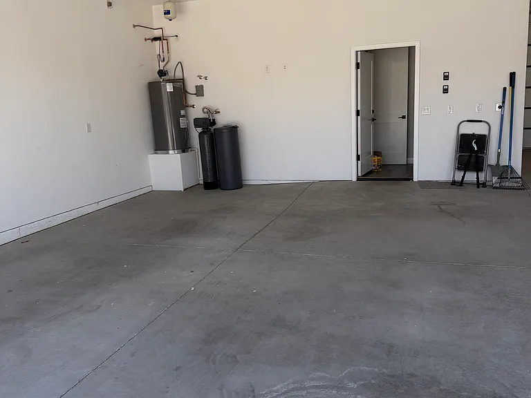 2194 E Hutch St — Photo 11