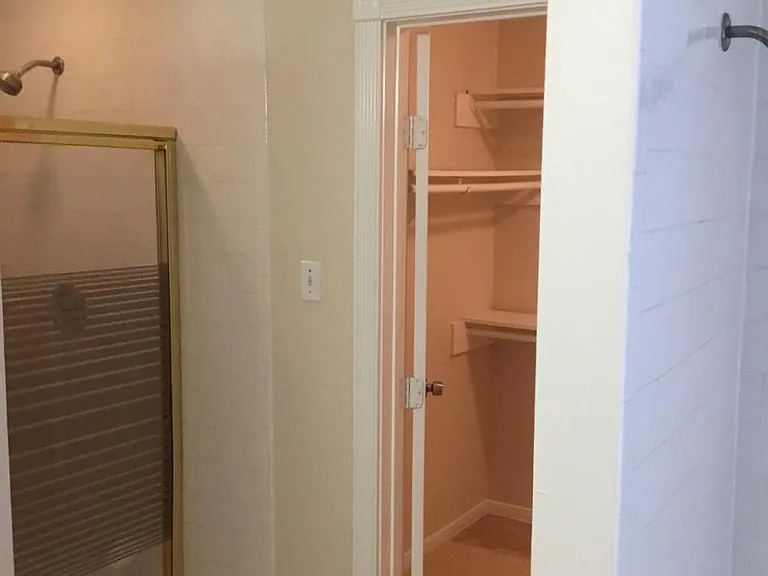 418 Westminster Dr — Photo 9
