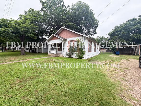 2nd image of 205 W Gilmer St