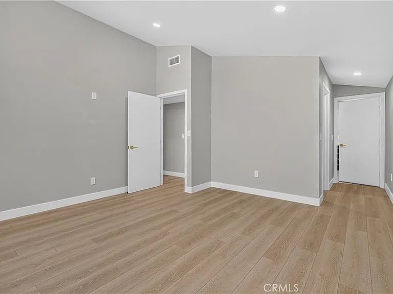 16427 Clymer St — Photo 20