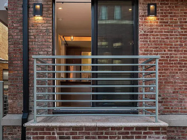185 Leonard St #1A — Photo 7