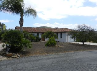 1675 Robinhood Rd, Vista, CA 92084