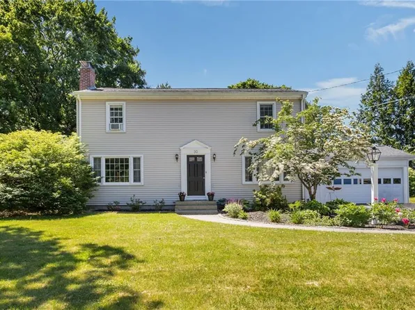 30 Thomas Leighton Blvd, Cumberland, RI 02864