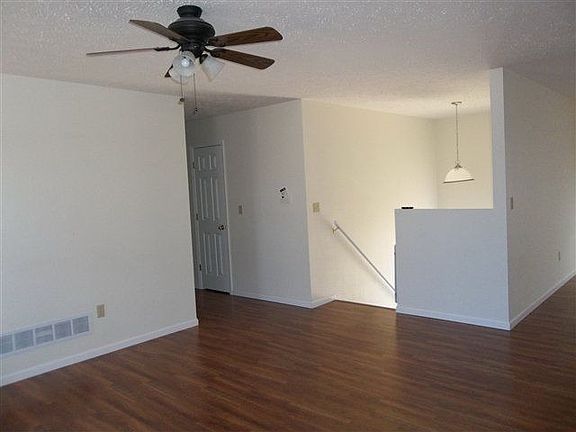 3rd image of 14075 Haywood Ln