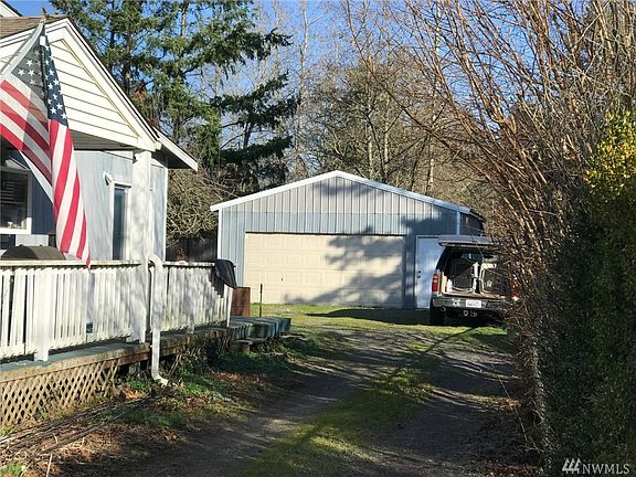 4th image of 12125 6th Ave E
