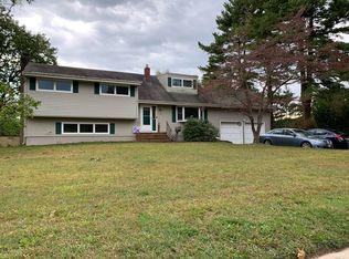 14 Riveredge Rd, Tinton Falls, NJ 07724