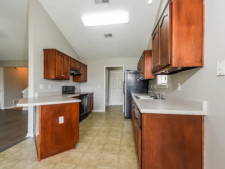 8181 Martin Dr — Photo 8