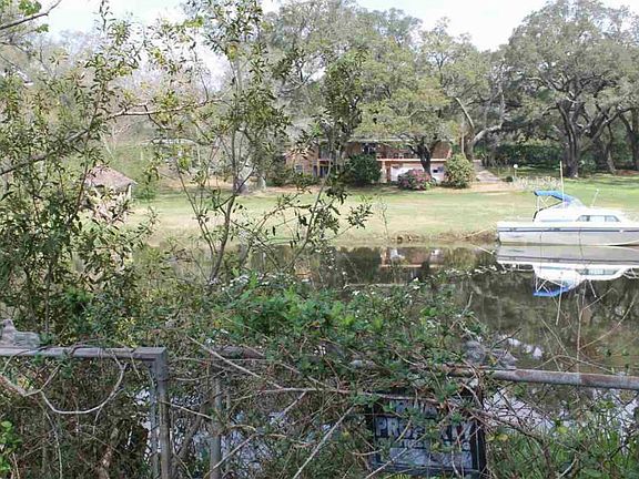 5th image of 3220 Bayou Dr